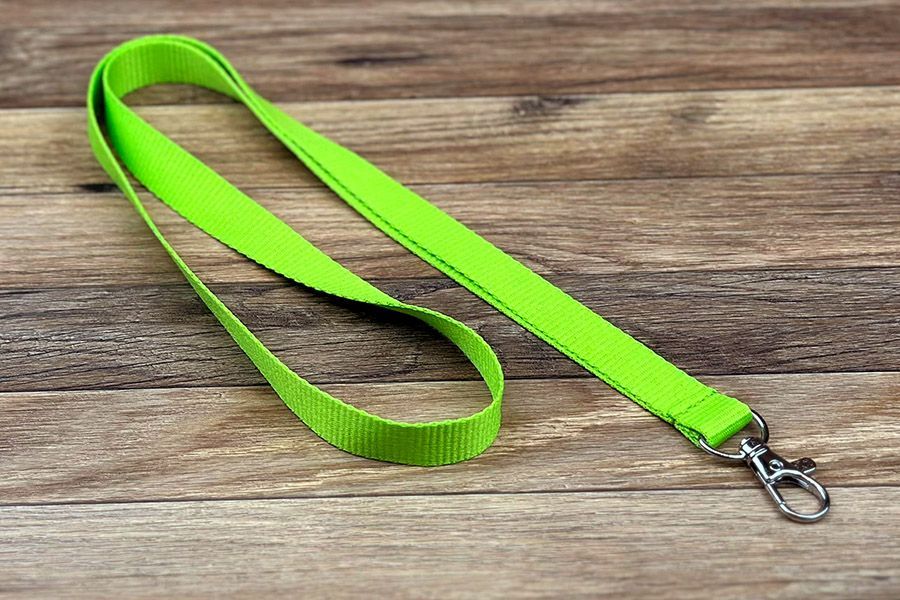 groene lanyards van 15mm liggen bij ons standaard op voorraad